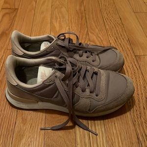 Nike running shoes in size 7, suede, leather, fabric, worn, but not much